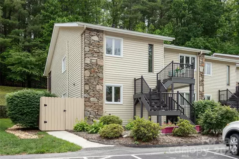 580 Britton Creek Dr, Hendersonville, NC 28791