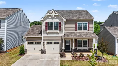 146 Fairfield Dr, Troutman, NC 28166