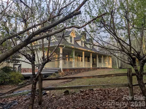 675 Fox Run Ln, Tryon, NC 28782