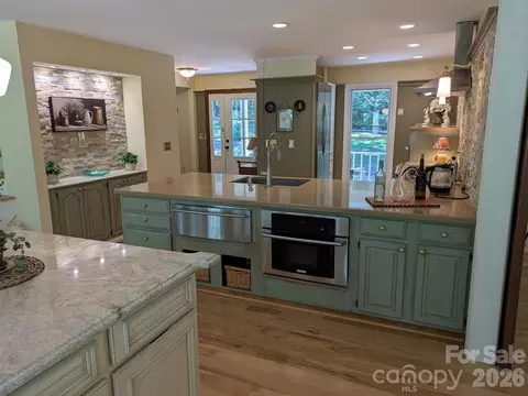 Kitchen - 675 Fox Run Ln, Tryon, NC 28782 photo 3 of 4