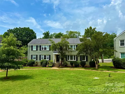 241 Wakefield Dr, Charlotte, NC 28209