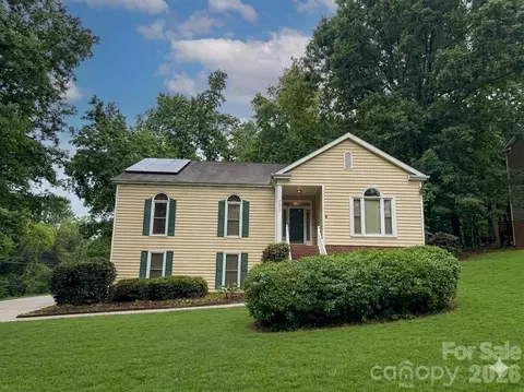 2001 Colony Hill Dr, Charlotte, NC 28214