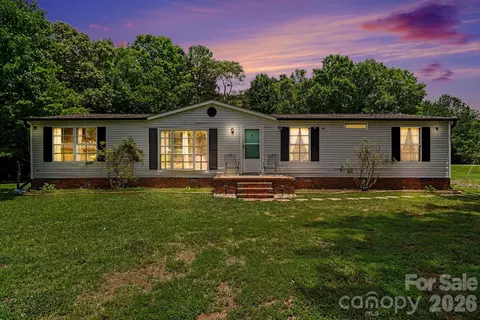 4665 Blade Run Rd, Edgemoor, SC 29712