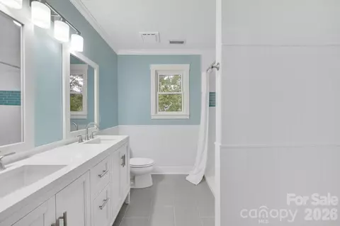 Bath - 1637 Winthrop Ln, Monroe, NC 28110 photo 3 of 3