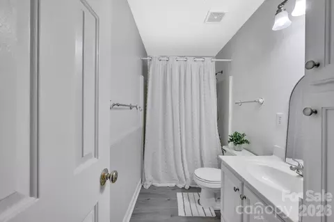 Bath - 1637 Winthrop Ln, Monroe, NC 28110 photo 1 of 3