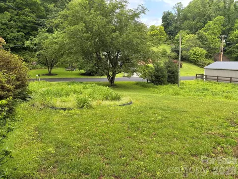 609 Valley Rd, Spruce Pine, NC 28777 photo 7