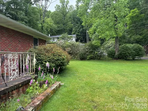 609 Valley Rd, Spruce Pine, NC 28777 photo 4