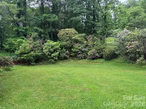 609 Valley Rd, Spruce Pine, NC 28777 photo 5