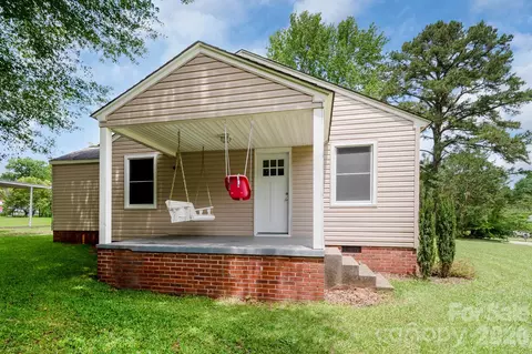 Exterior - 1604 Converse St, Lancaster, SC 29720 photo 4 of 7