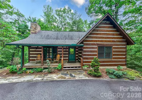 82 Sky Vista Ln, Hendersonville, NC 28792