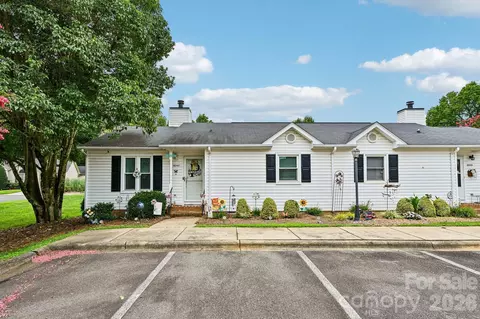6042 Crape Myrtle Ln, Charlotte, NC 28216