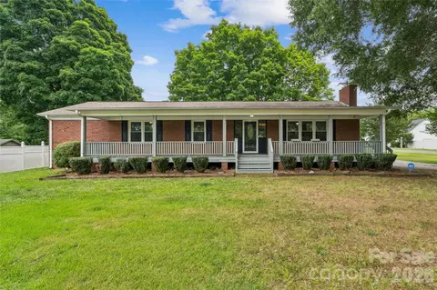 615 W 5th St, Landis, NC 28088