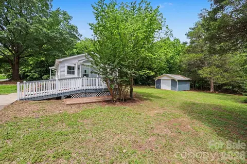 Exterior - 2101 Steele St, Monroe, NC 28110 photo 2 of 5
