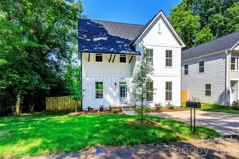 2501 Elon St, Charlotte, NC 28208