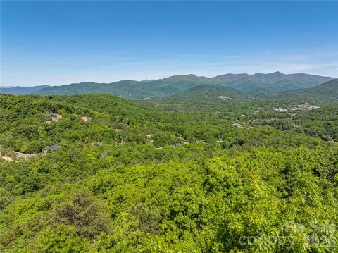 146 Settings Blvd, Black Mountain, NC 28711