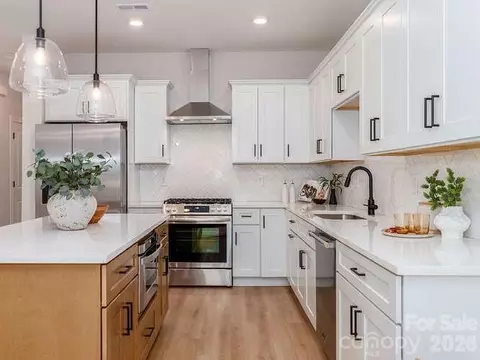 2507 Elon St, Charlotte, NC 28208