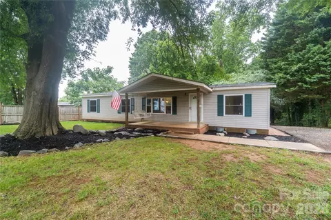 3902 Sharyn Dr, Charlotte, NC 28214