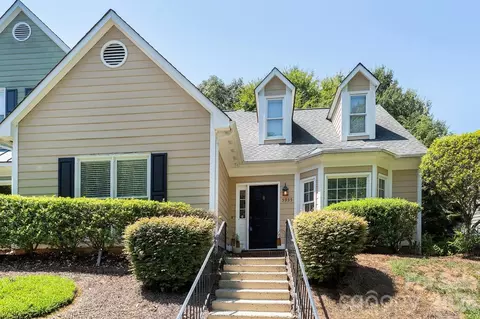 5935 Fitzwilliams Ln, Charlotte, NC 28270