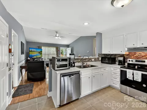 Kitchen - 1008 Martin Luther King Jr Ave, Kannapolis, NC 28083 photo 2 of 3