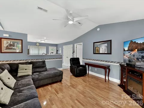 Living - 1008 Martin Luther King Jr Ave, Kannapolis, NC 28083 photo 3 of 4