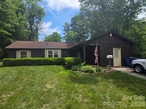 4028 Elizabeth St, Hickory, NC 28601
