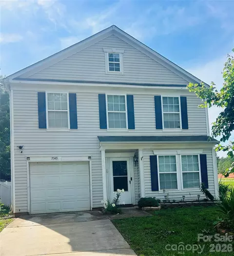7343 Fox Point Dr, Charlotte, NC 28269