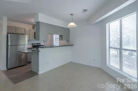 8216 Cedar Glen Dr, Charlotte, NC 28212