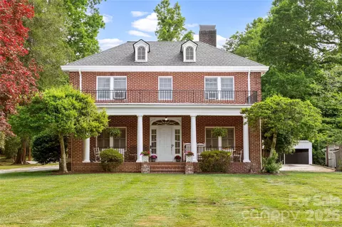 1518 Greenville Hwy, Hendersonville, NC 28792