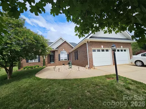 4613 19th Street Ne Ct NE, Hickory, NC 28601