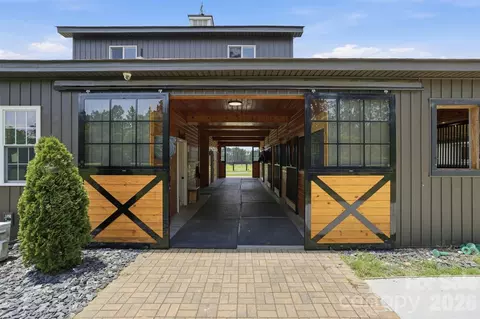8520 Stock Horse Trl, Windsor, SC 29856