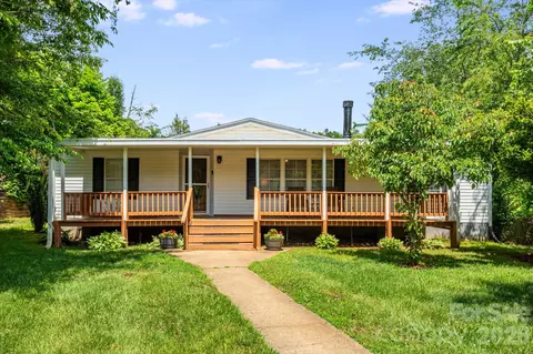 234 White Clover Ln, Weaverville, NC 28787