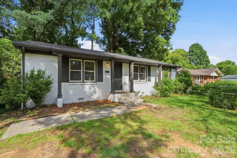 1016 Pondella Dr, Charlotte, NC 28213