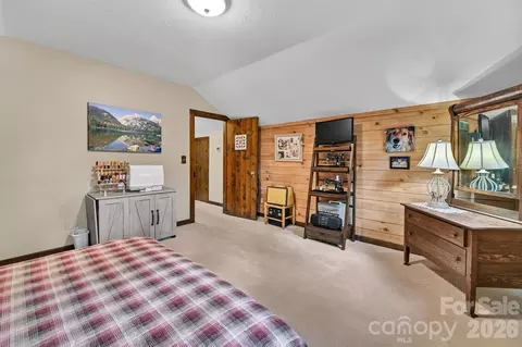 Bedroom - 29 Shadow Brook Dr, Flat Rock, NC 28731 photo 4 of 6