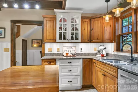 Kitchen - 29 Shadow Brook Dr, Flat Rock, NC 28731 photo 2 of 3
