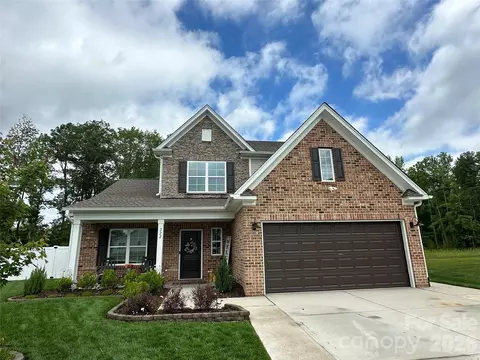 222 Moravian Ct, Advance, NC 27006