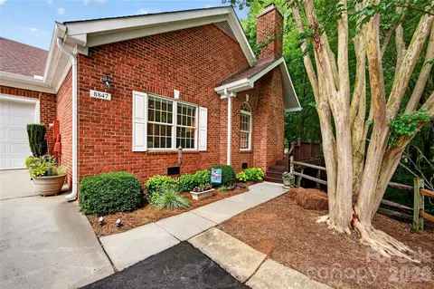 8847 Grand Oak Dr, Charlotte, NC 28277
