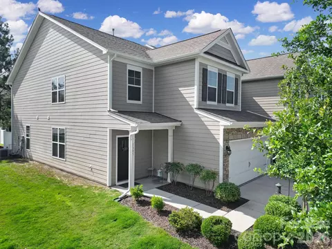 Exterior - 1305 Rainier Dr, Fort Mill, SC 29708 photo 4 of 5