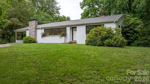 436 Hibriten Se Dr SE, Lenoir, NC 28645