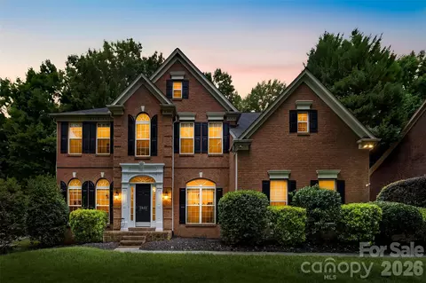 2832 Shady Reach Ln, Charlotte, NC 28214