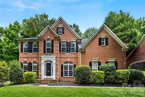 2832 Shady Reach Ln, Charlotte, NC 28214