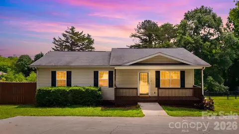 30 Lakeside Ave, Granite Falls, NC 28630