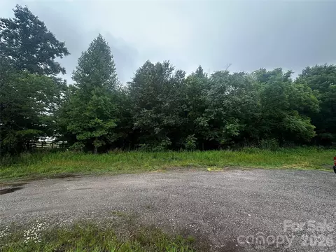 2005 Cheatham Ford Rd, Hiddenite, NC 28636