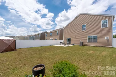Exterior - 2001 Vanderlyn St, Monroe, NC 28112 photo 5 of 8