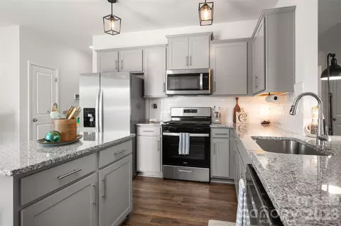 Kitchen - 2001 Vanderlyn St, Monroe, NC 28112 photo 1 of 5