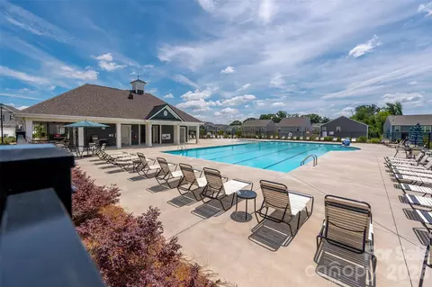 Exterior - 2001 Vanderlyn St, Monroe, NC 28112 photo 7 of 8