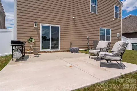 Exterior - 2001 Vanderlyn St, Monroe, NC 28112 photo 4 of 8