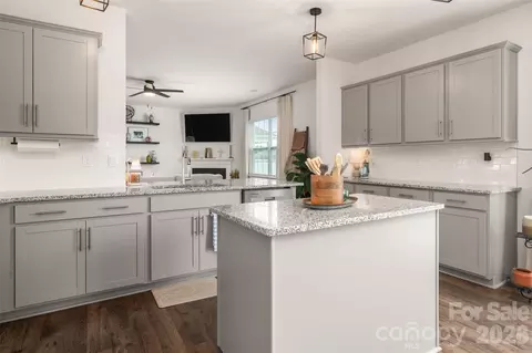 Kitchen - 2001 Vanderlyn St, Monroe, NC 28112 photo 4 of 5