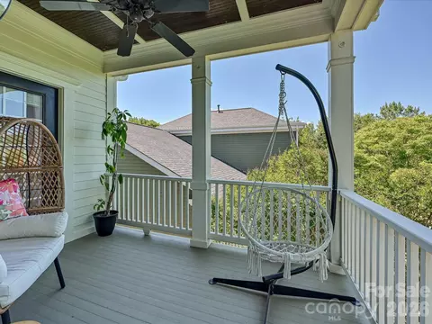 Exterior - 170 Clemens Pl, Davidson, NC 28036 photo 6 of 7
