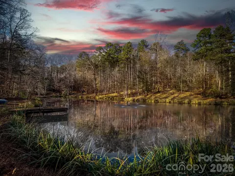 1090 N Saunders Dr, Catawba, NC 28609