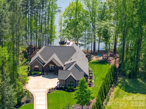 1579 Sunset Pointe Dr, Salisbury, NC 28146